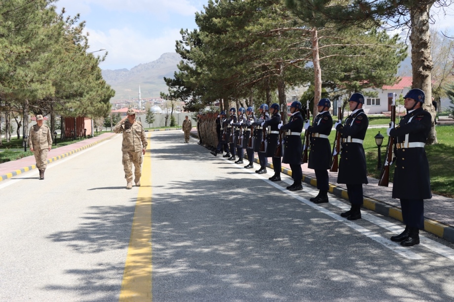 Jandarma Genel Komutan Yardımcısı Orgeneral  Ali ÇARDAKCI’nın 21 Nisan 2023 tarihinde Van Jandarma Asayiş Kolordu Komutanlığını ziyareti.